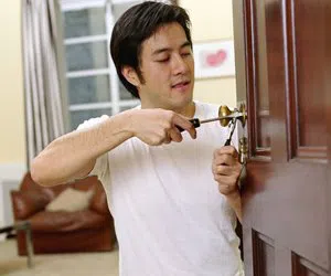 General Locksmith Store Phoenix, AZ 480-612-9234 - changing-locks